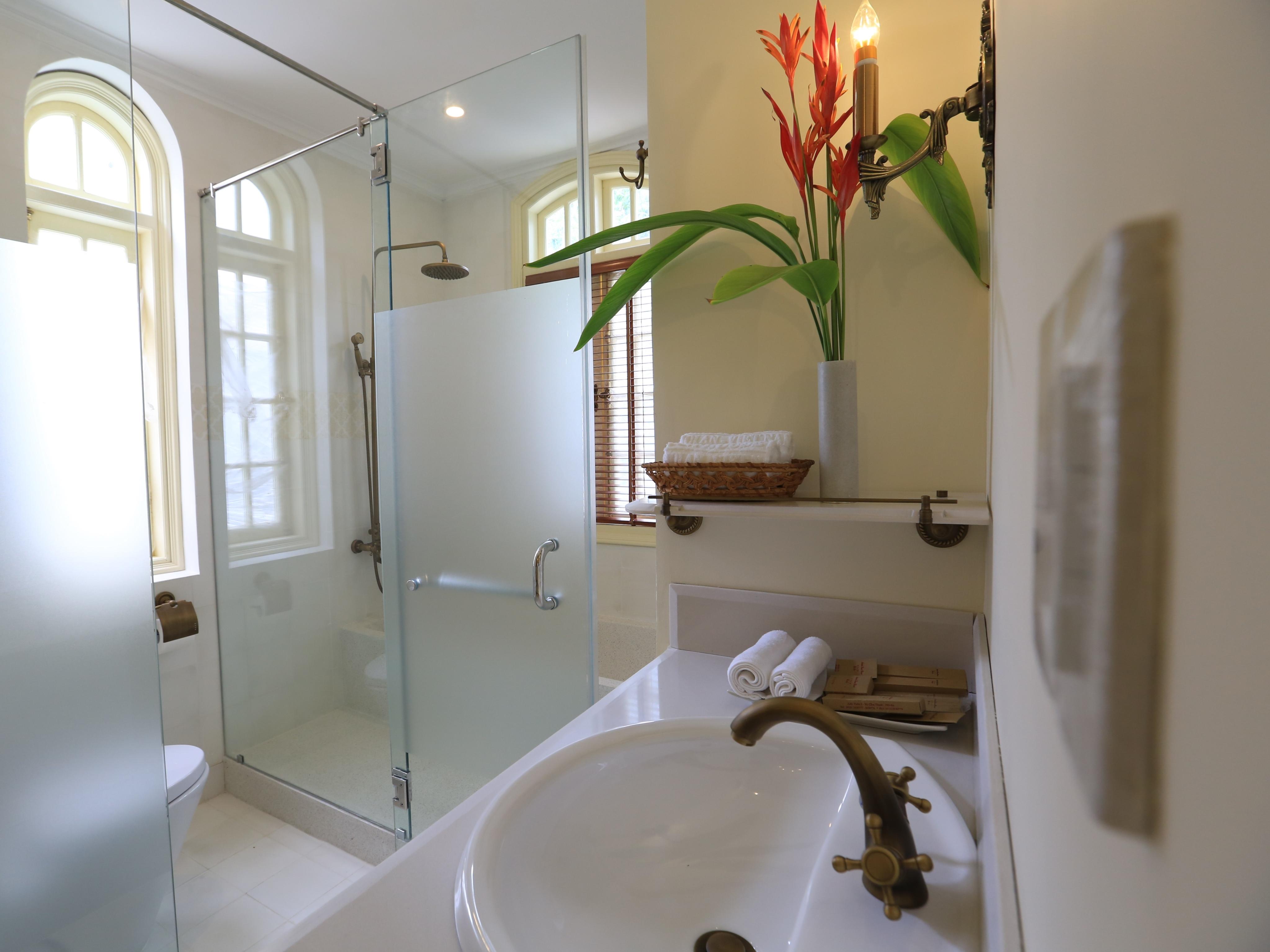 Garden Palace And - A Boutique Inspired By Nature